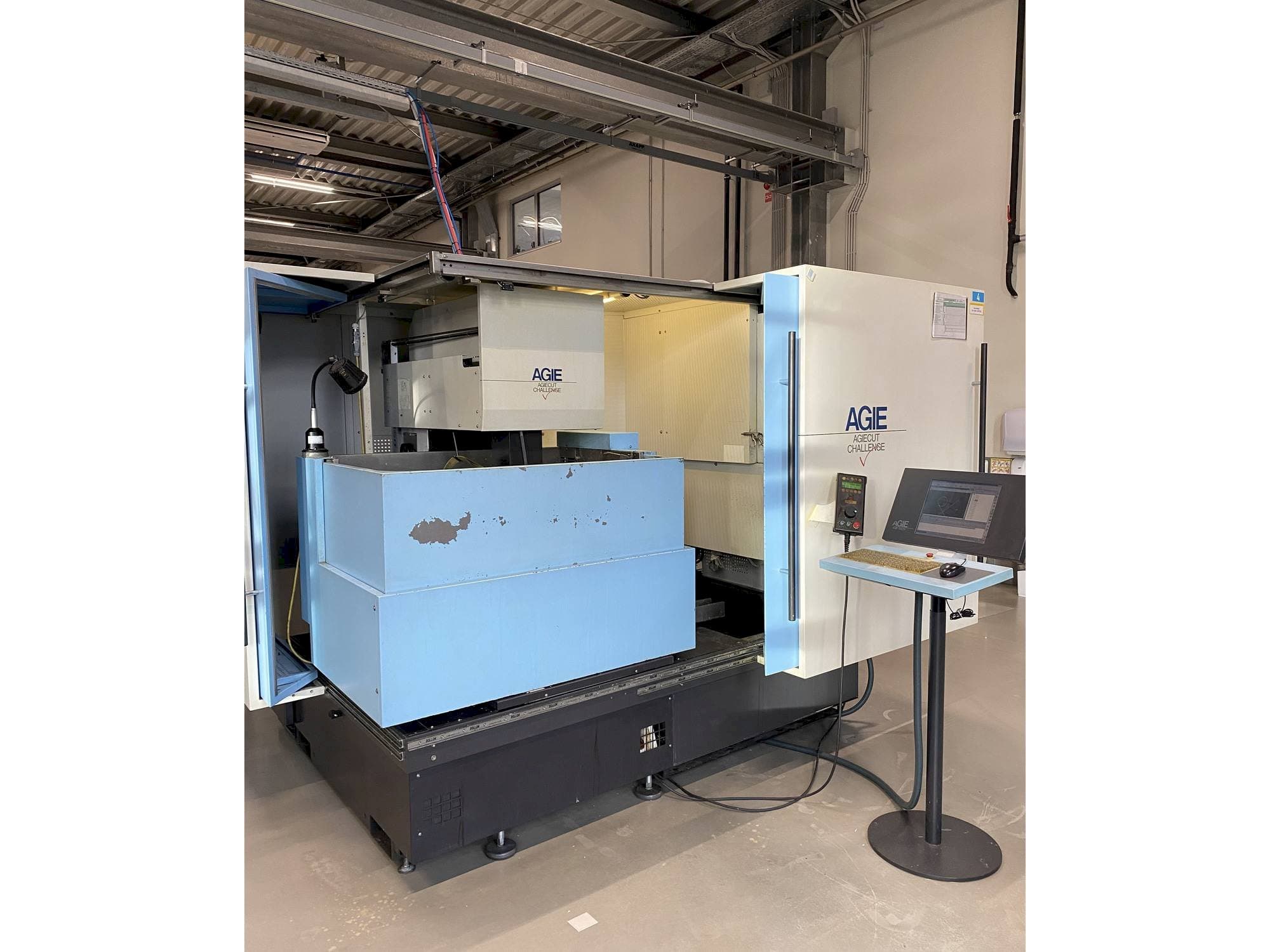 Makine AGIE AGIECUT VERTEX 3 - Önden görünüm