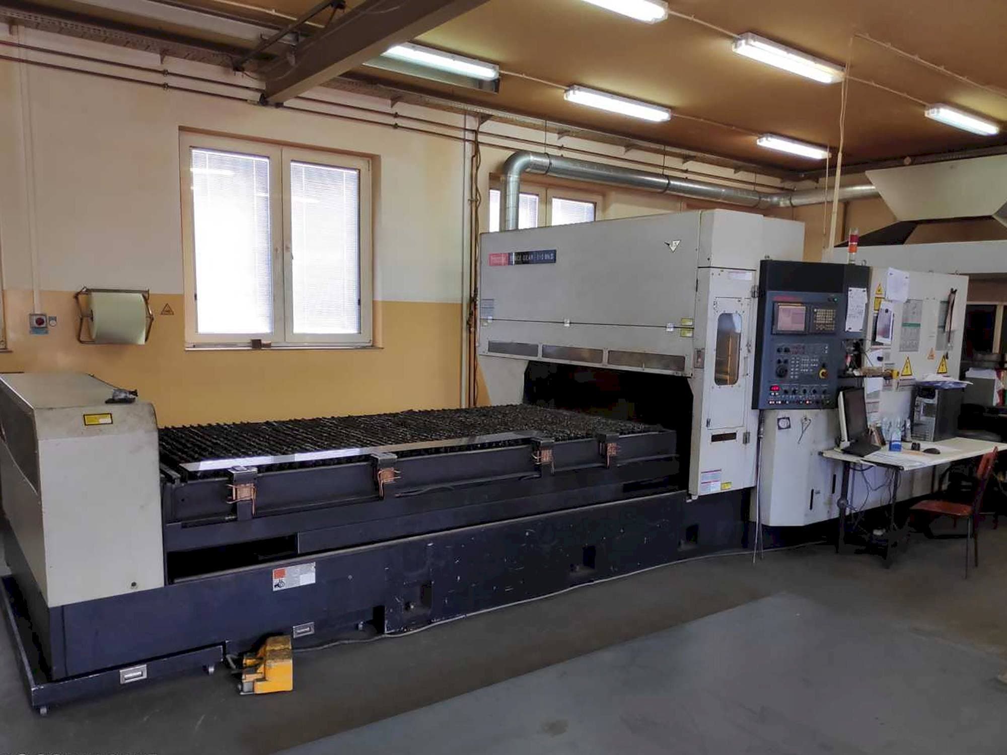 Makine Mazak Space Gear 510 Mk II - Önden görünüm