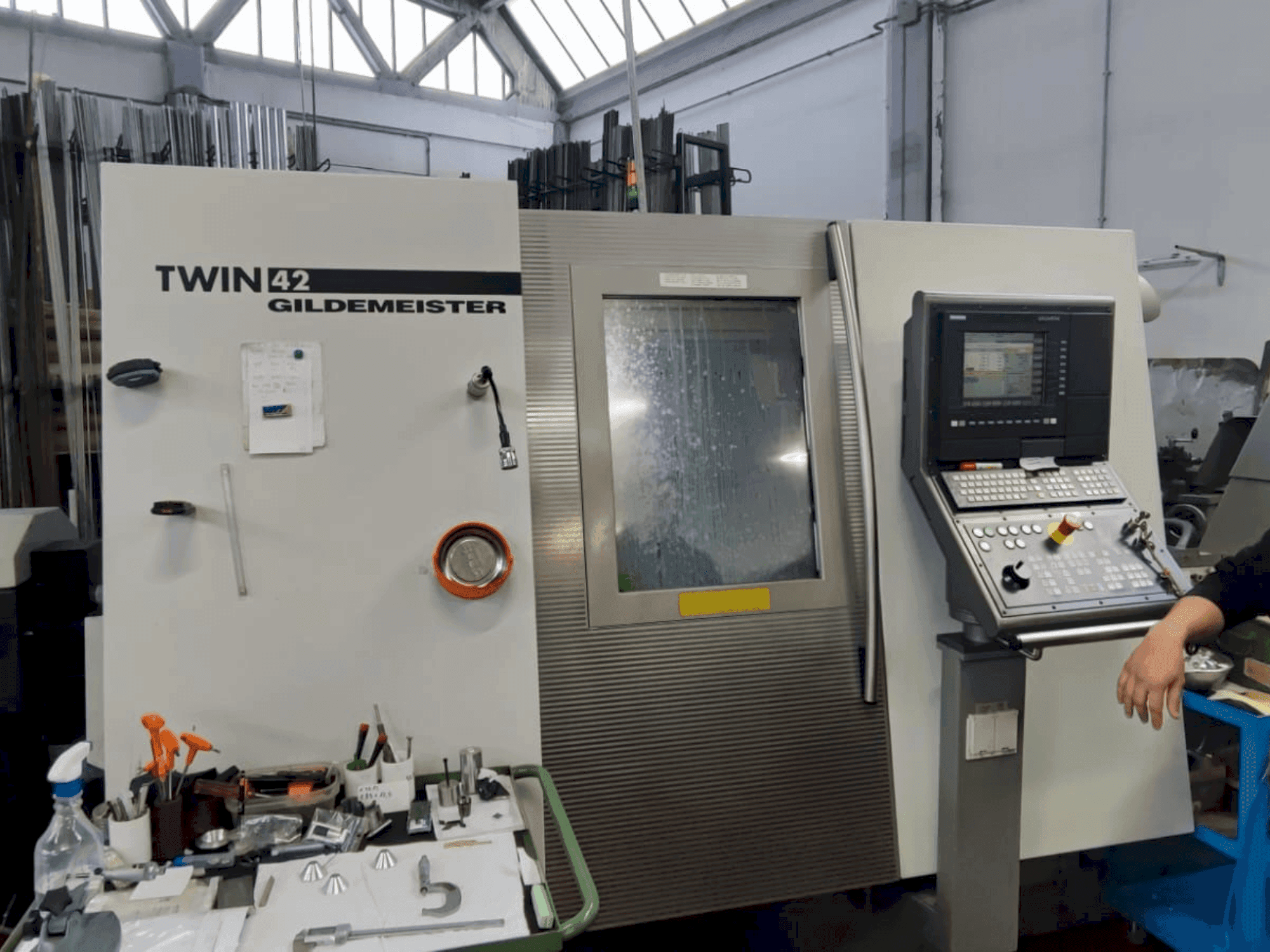 Makine Gildemeister TWIN 42 - Önden görünüm