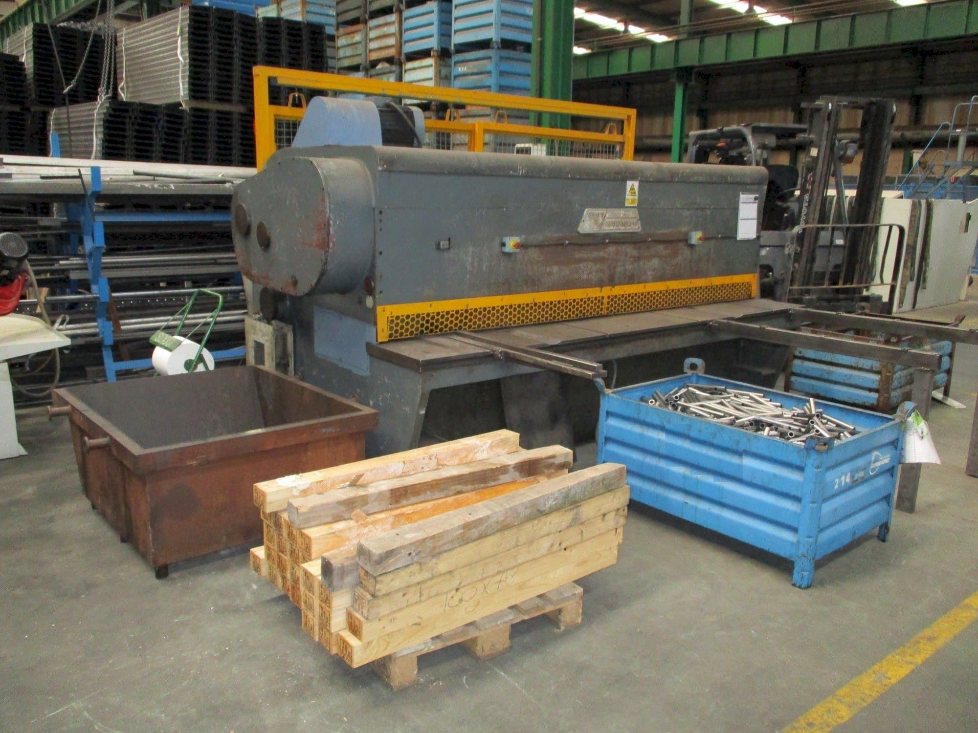 Makine Taci AC-10/30 - Önden görünüm