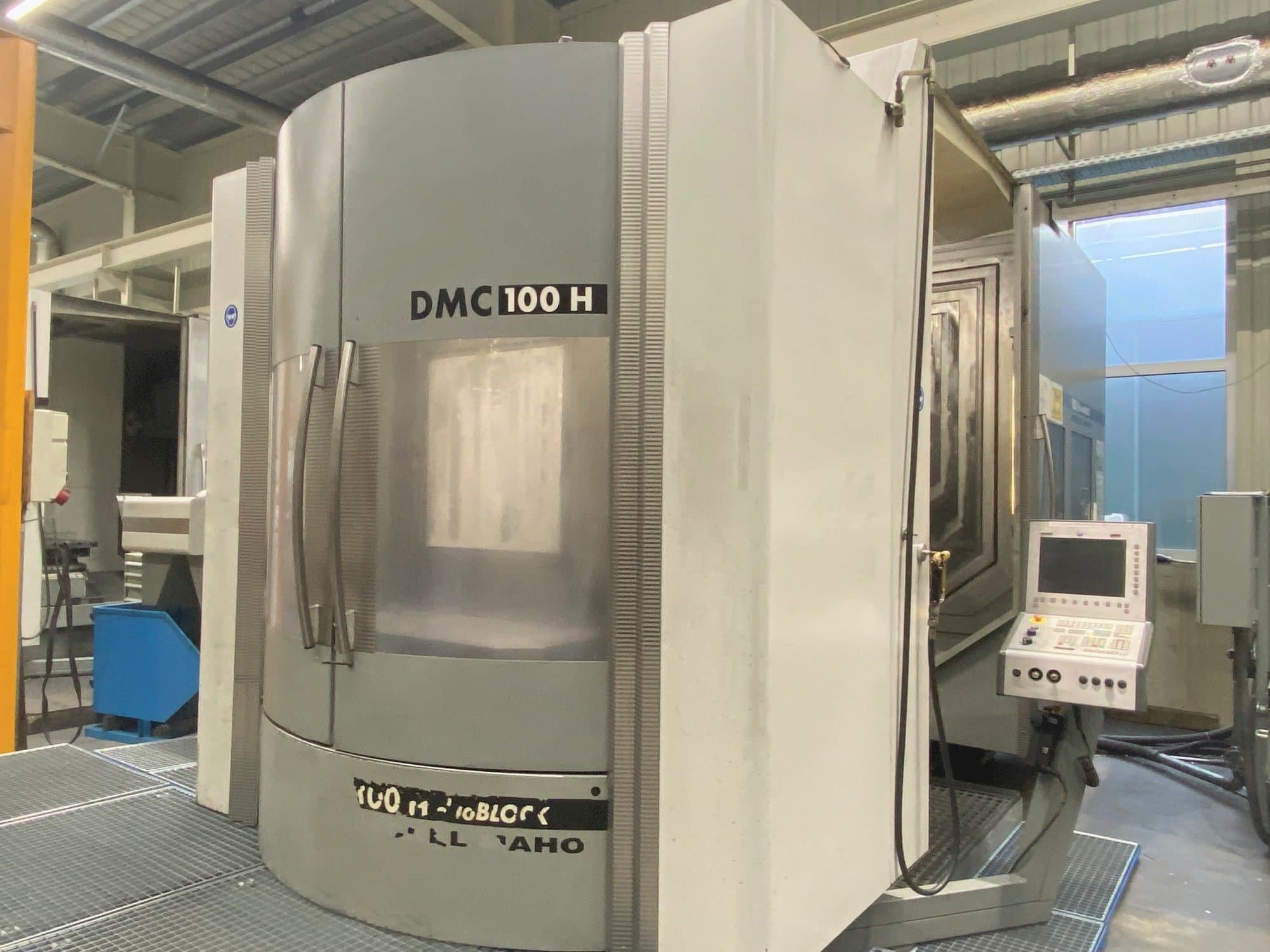 Makine DECKEL MAHO DMC 100H duoBLOCK - Önden görünüm