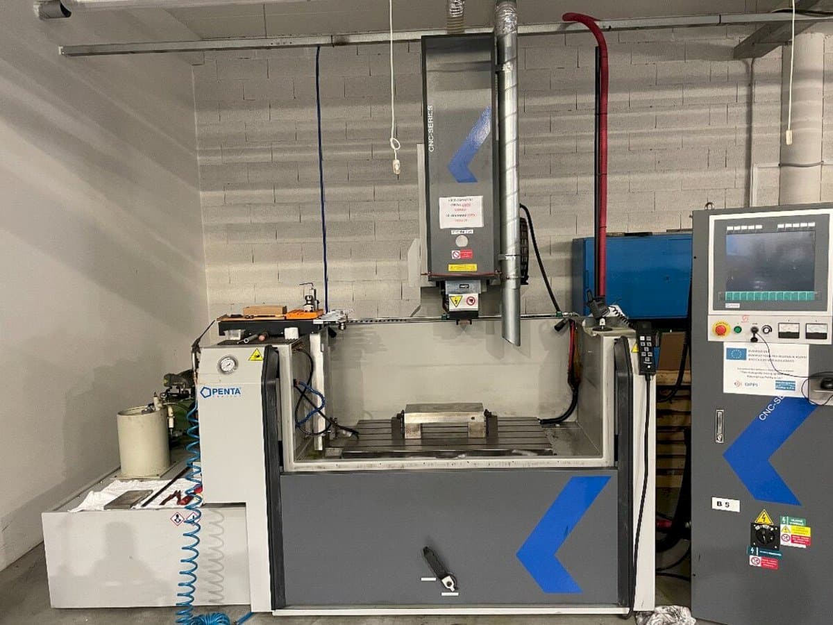 Makine  PENTA 650G CNC - Önden görünüm