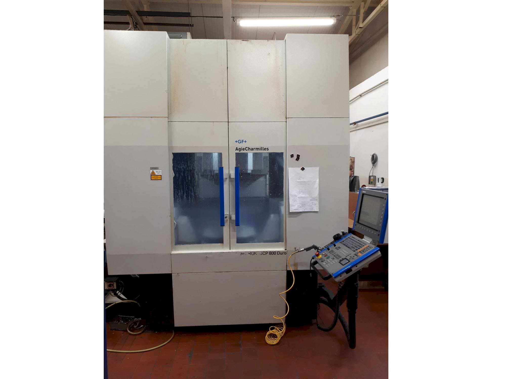 Makine  GF Mikron UCP 800 Duro - Önden görünüm