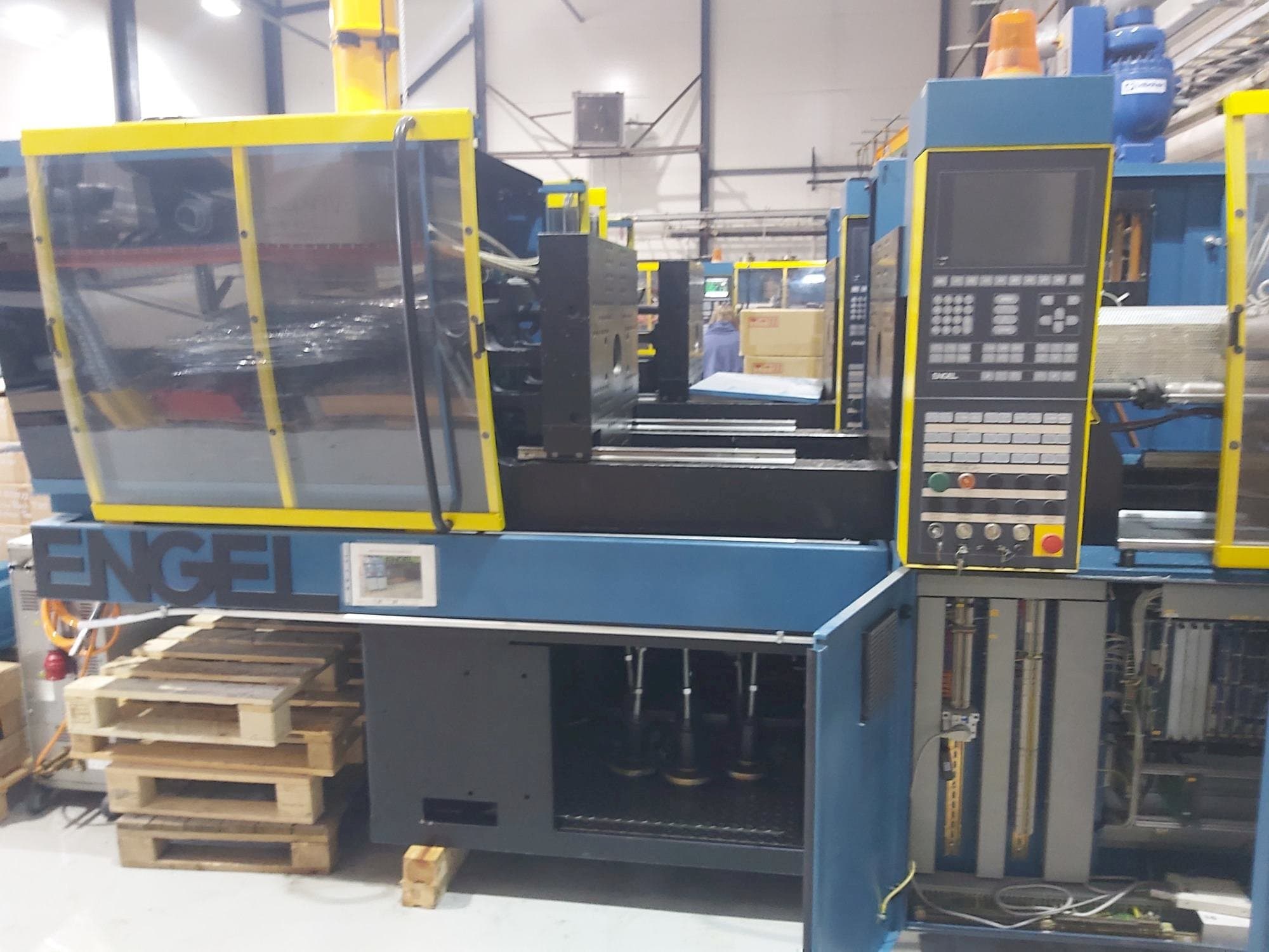Makine ENGEL ES 330/80 HL - Önden görünüm