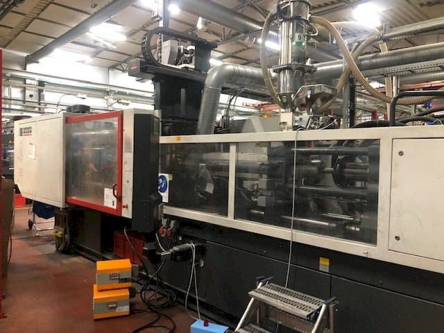 Makine FERROMATIK MILACRON K320 - Önden görünüm