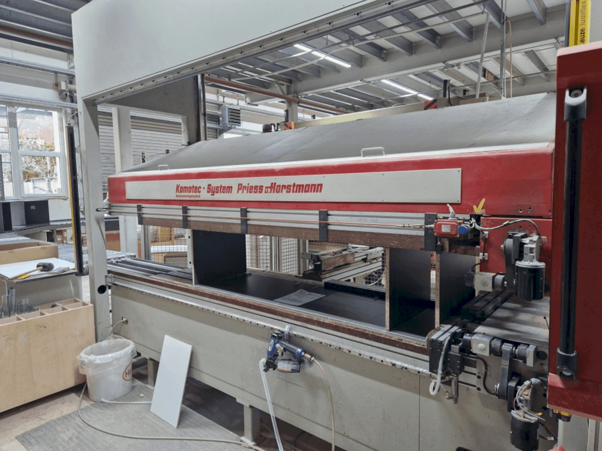 Makine  Priess & Horstmann PBA-52M - Önden görünüm