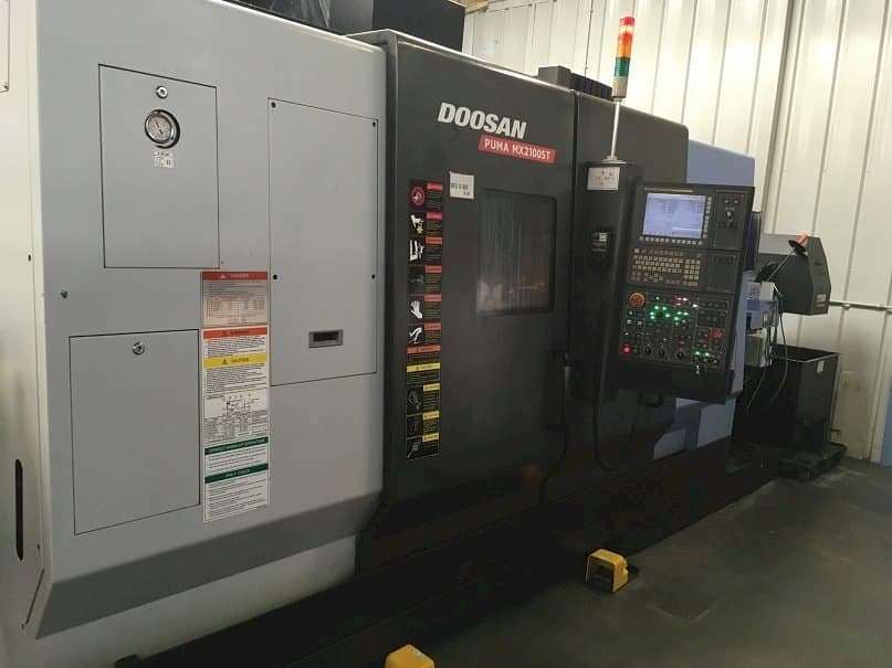 Makine Doosan Puma MX 2100 ST - Önden görünüm