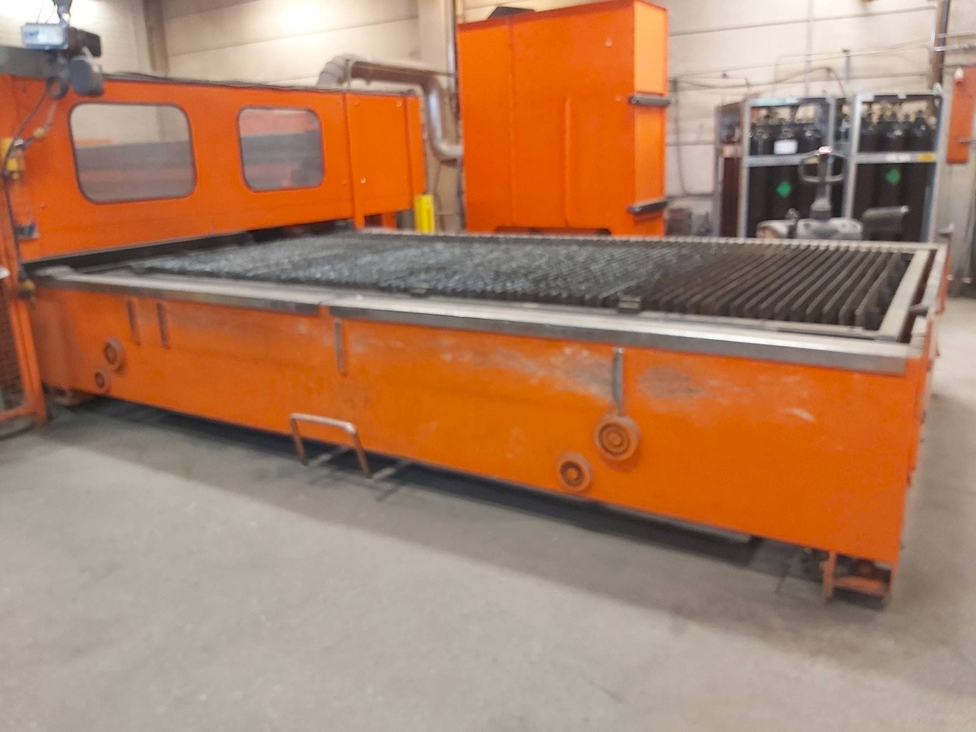 Makine Bystronic BTL 4020 - Önden görünüm