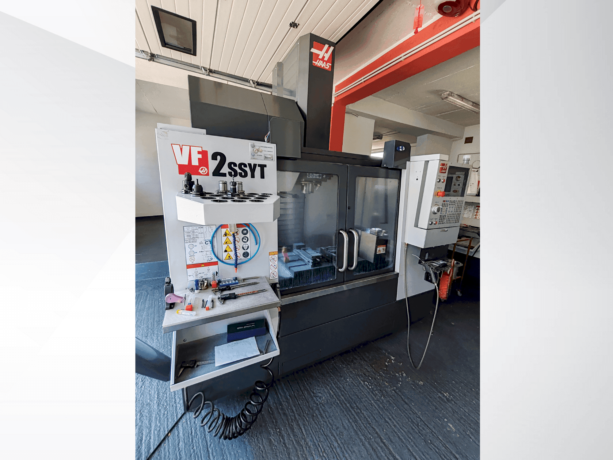 Makine HAAS VF 2 SS YT - Önden görünüm