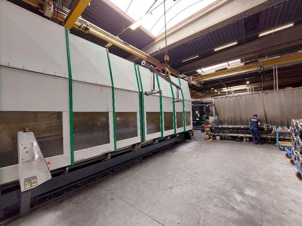 Makine Unisign Univers 6 (A-as) - Önden görünüm