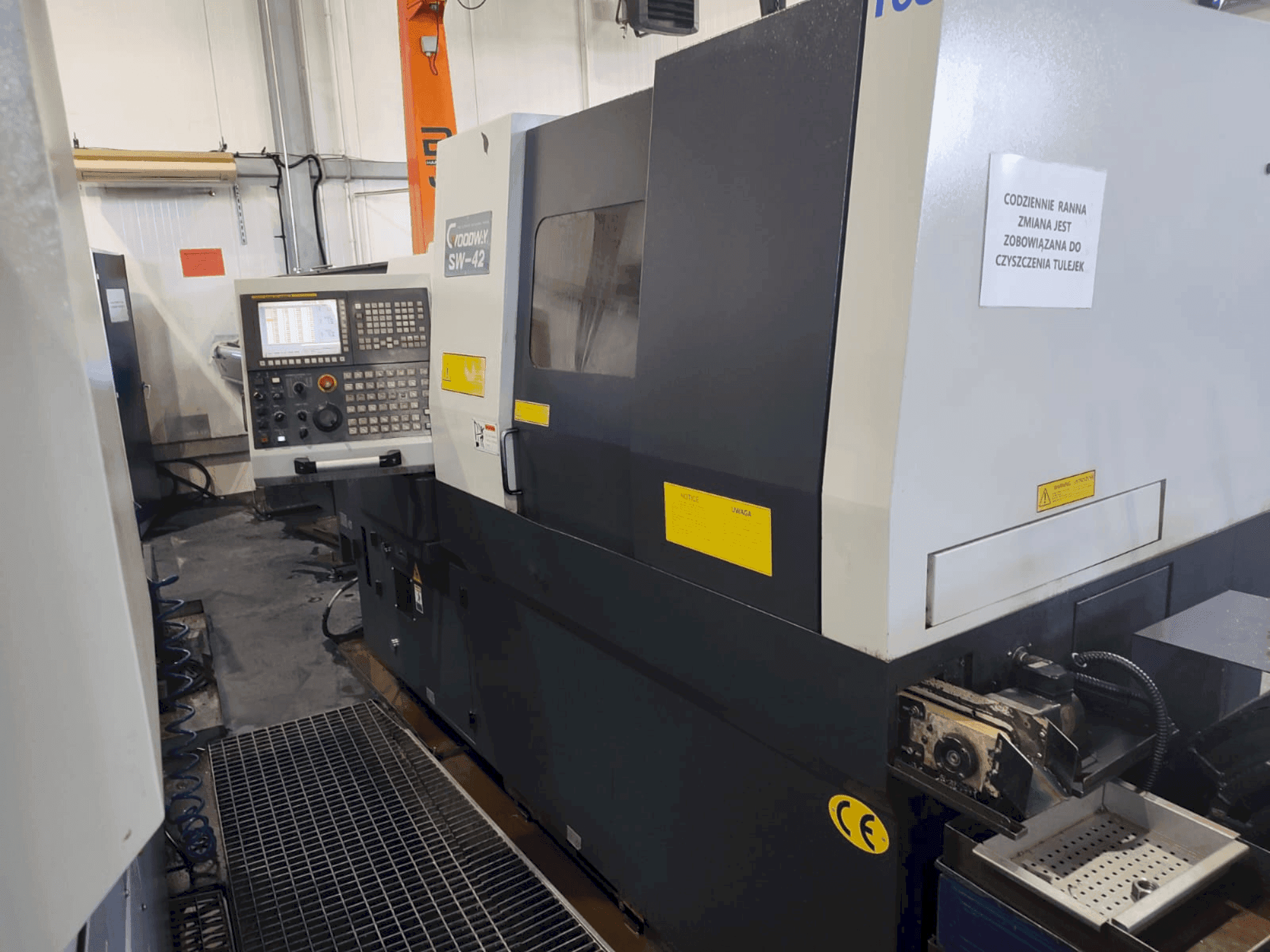 Makine Goodway SW 42 - Önden görünüm