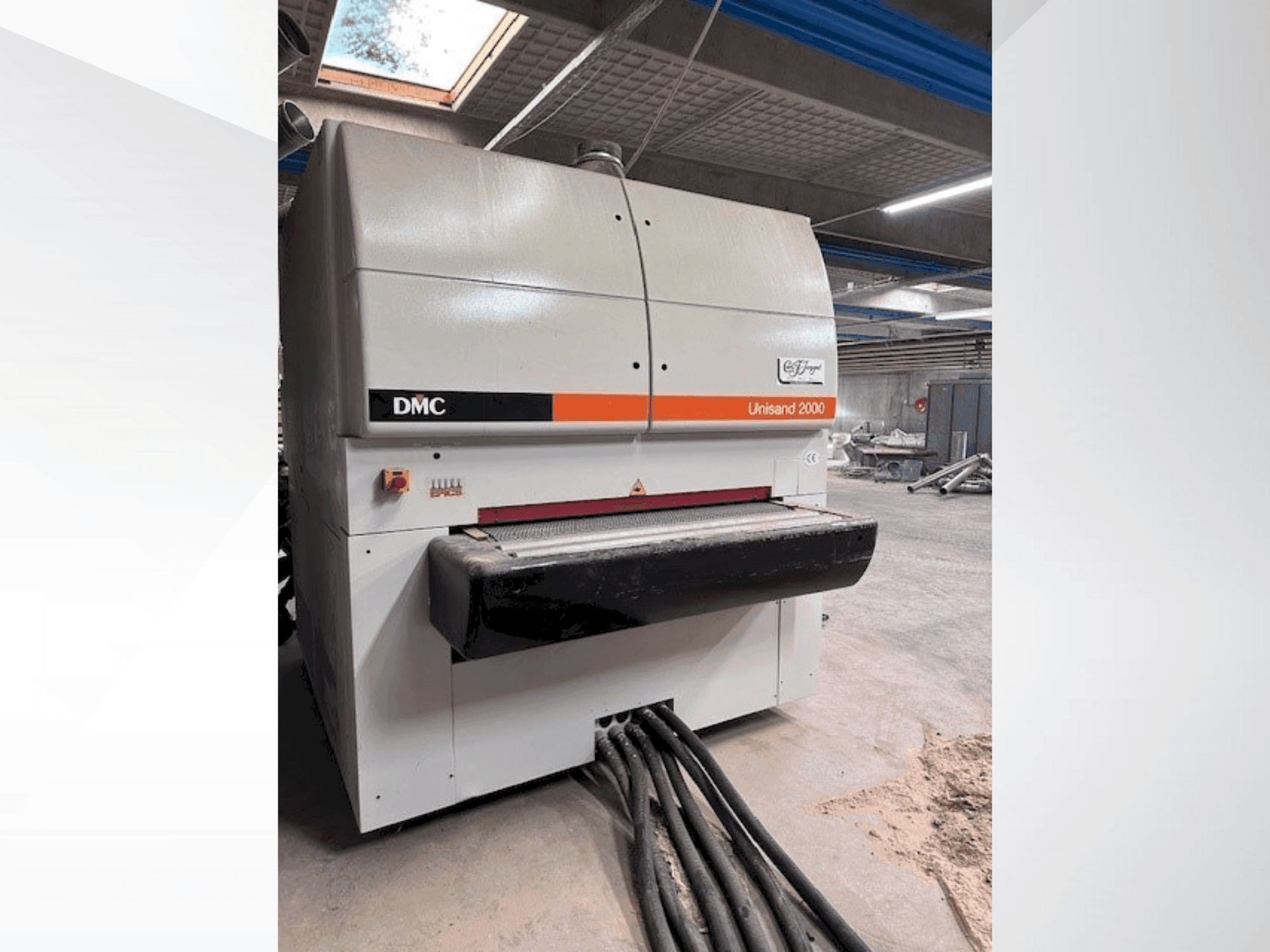 Makine  DMC US 2000 M4 - Önden görünüm