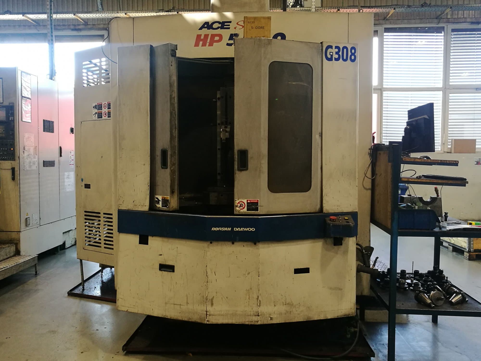 Makine DAEWOO - Önden görünüm Doosan ACE HP 5500