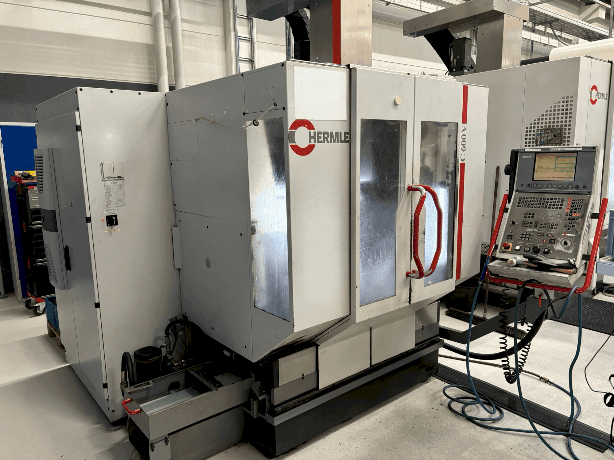Makine  HERMLE C 600 V - Önden görünüm