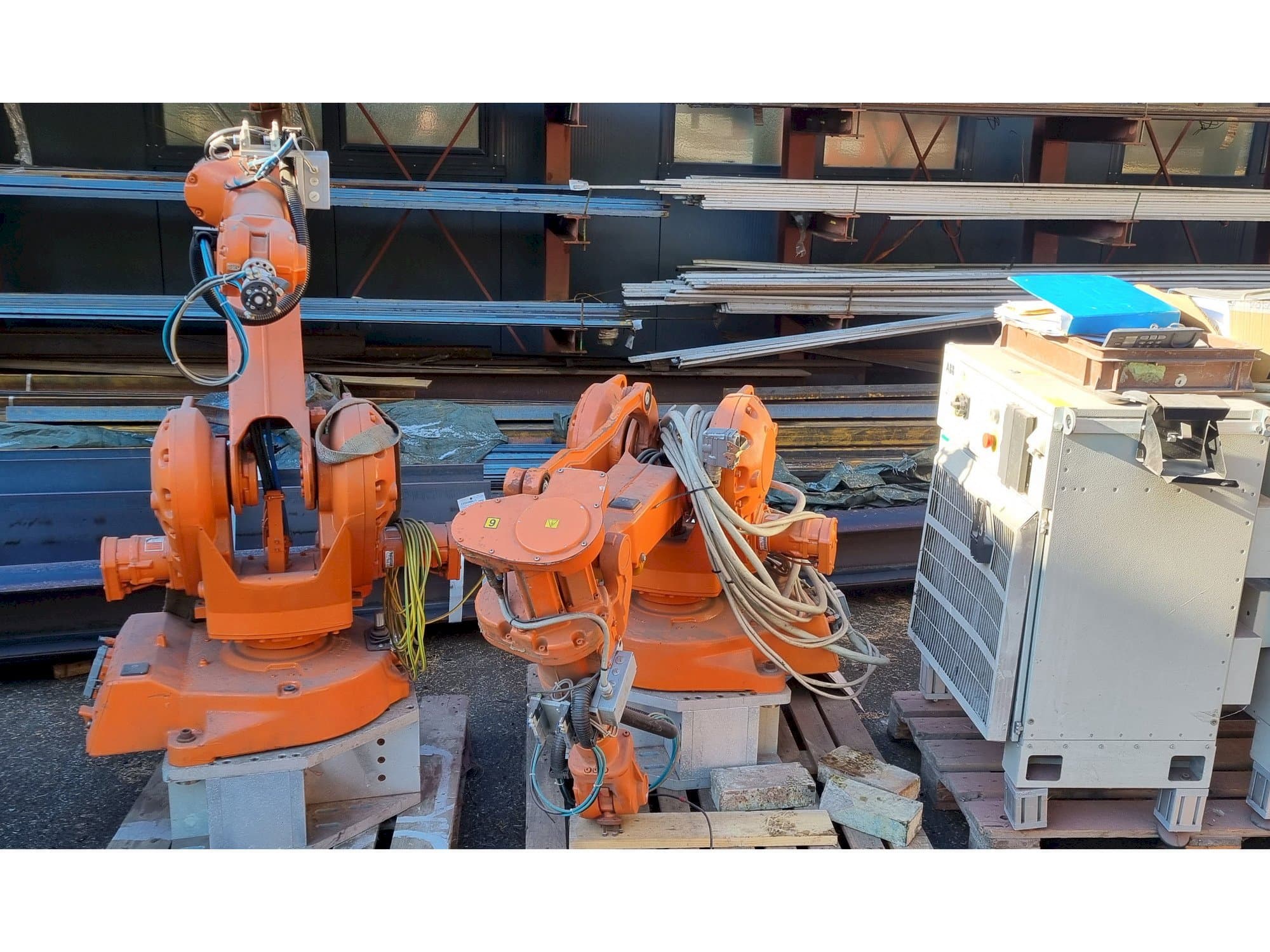 Makine ABB IRB2400 M2000 - Önden görünüm