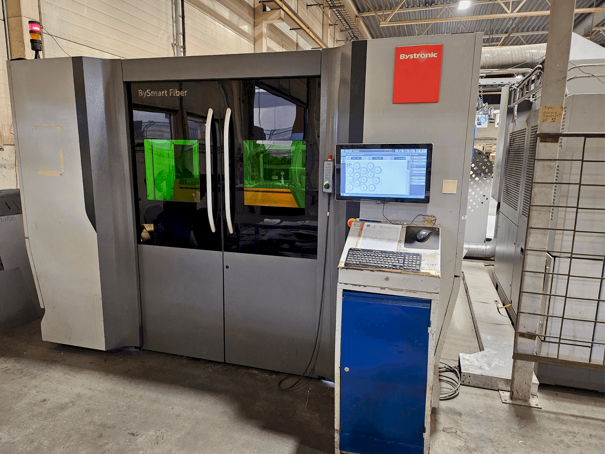 Makine Bystronic BySmart Fiber 3015 6KW - Önden görünüm