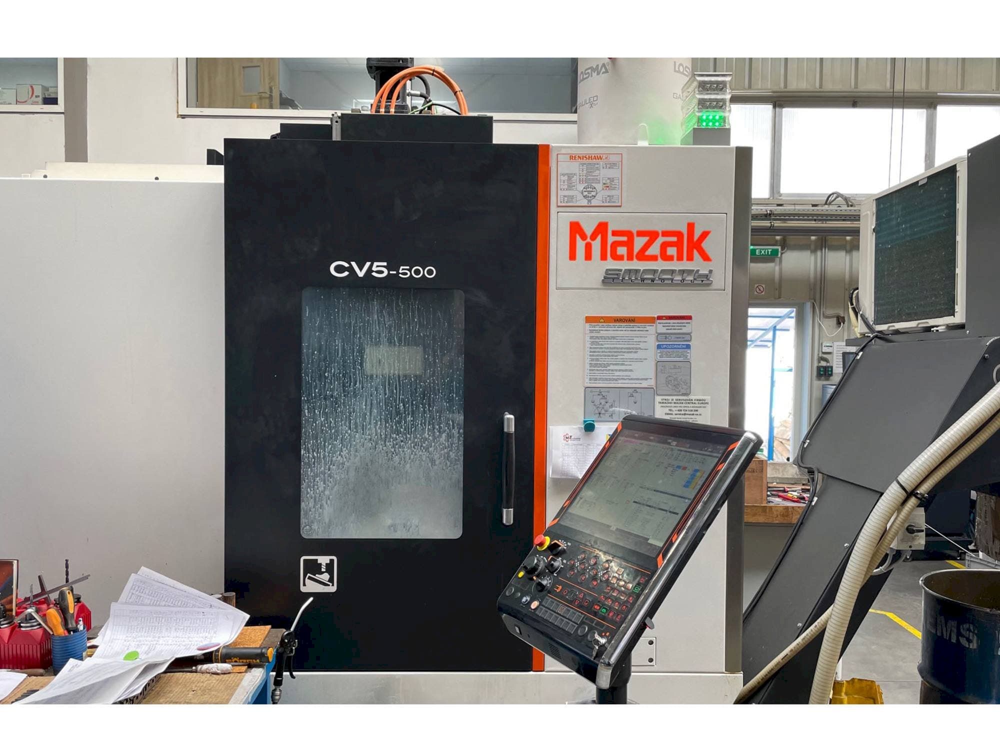 Makine Mazak CV5-500 - Önden görünüm