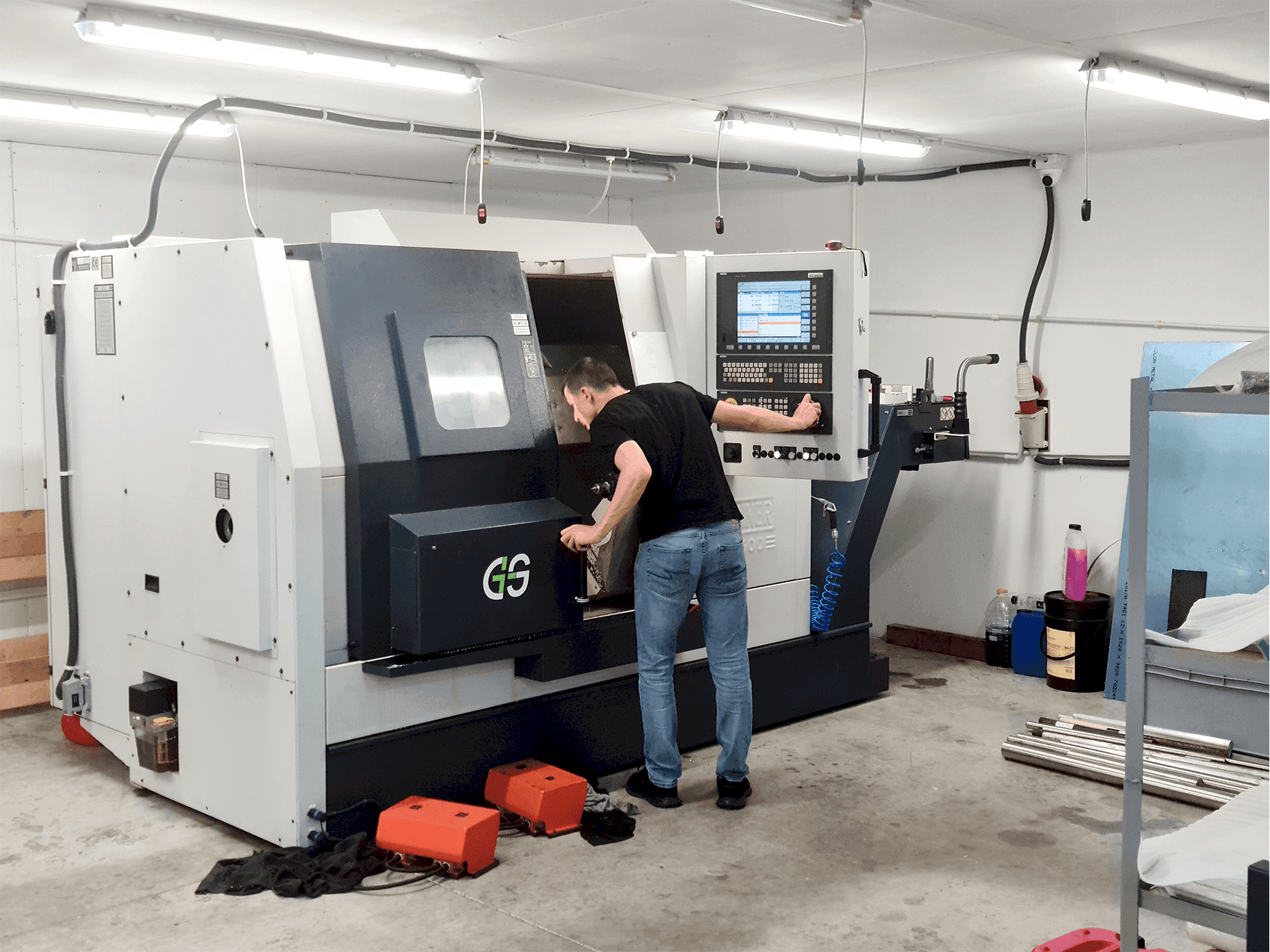 Makine SPINNER TC 600 52 MCY - Önden görünüm