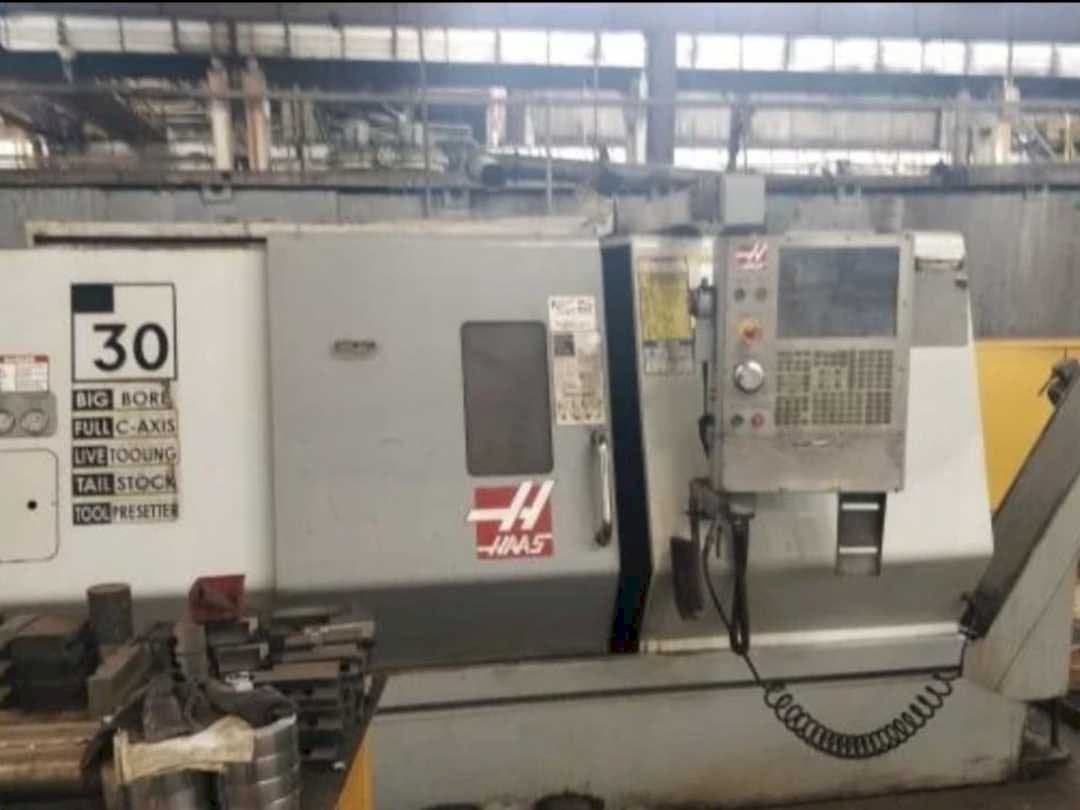 Makine HAAS SL-30BTHE - Önden görünüm
