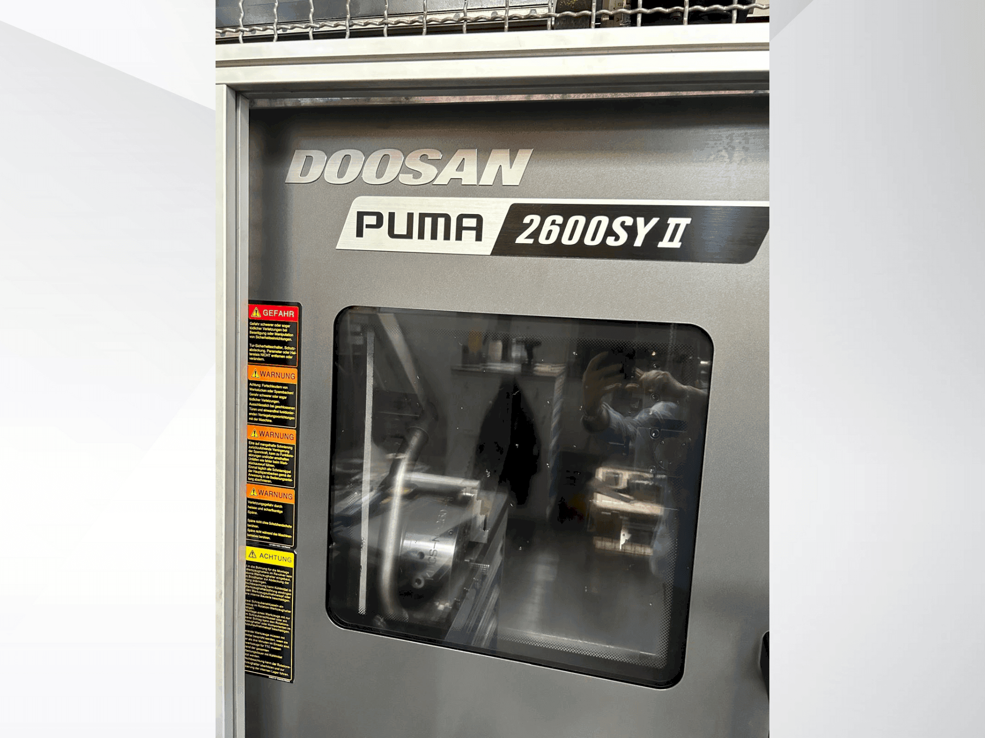 Makine  DOOSAN Puma 2600 SY II - Önden görünüm