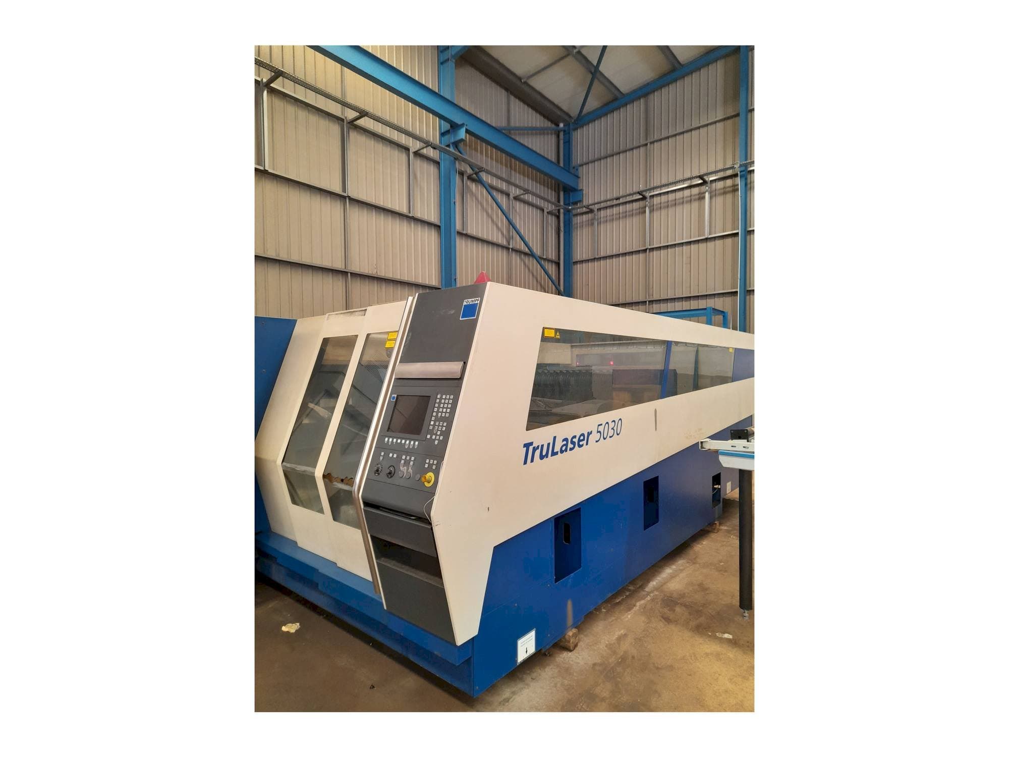 Makine Trumpf Trulaser 5030 - Önden görünüm