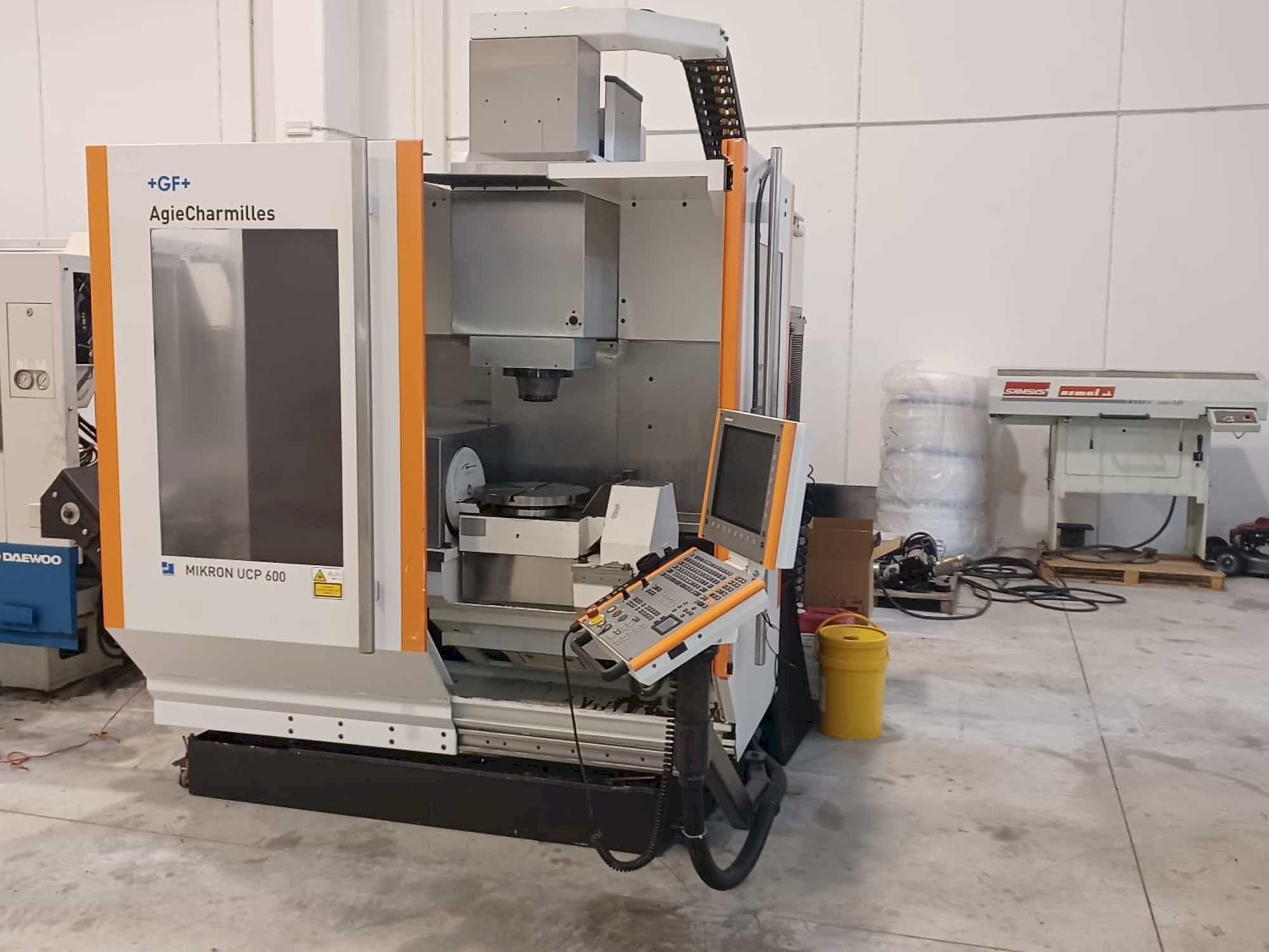 Makine AgieCharmilles Mikron UCP 600 - Önden görünüm