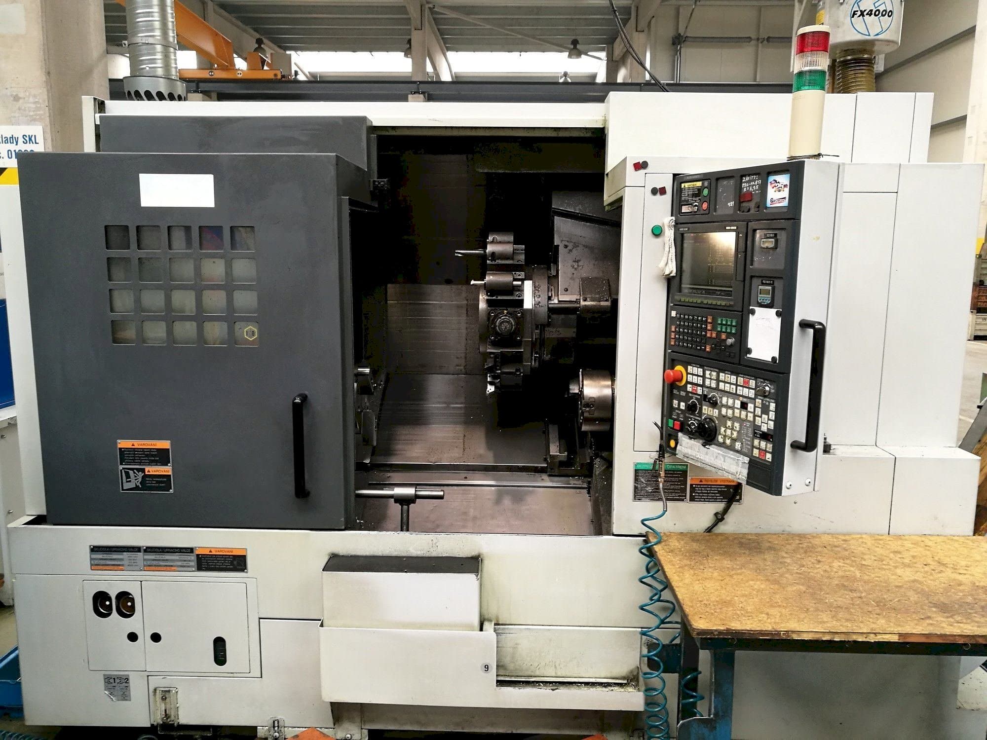 Makine MORI SEIKI NL 2500 SMC - Önden görünüm