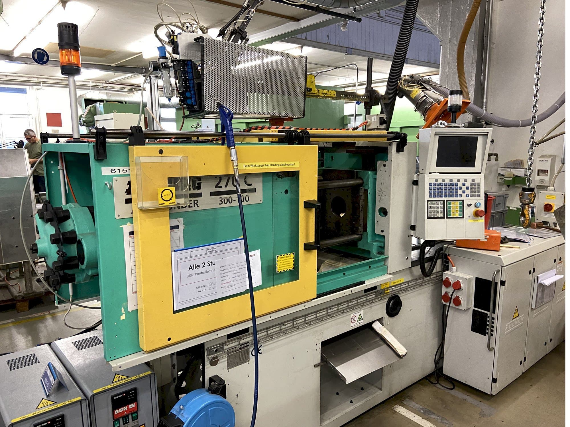 Makine  Arburg ALLROUNDER 270 C 300 - 100 - Önden görünüm