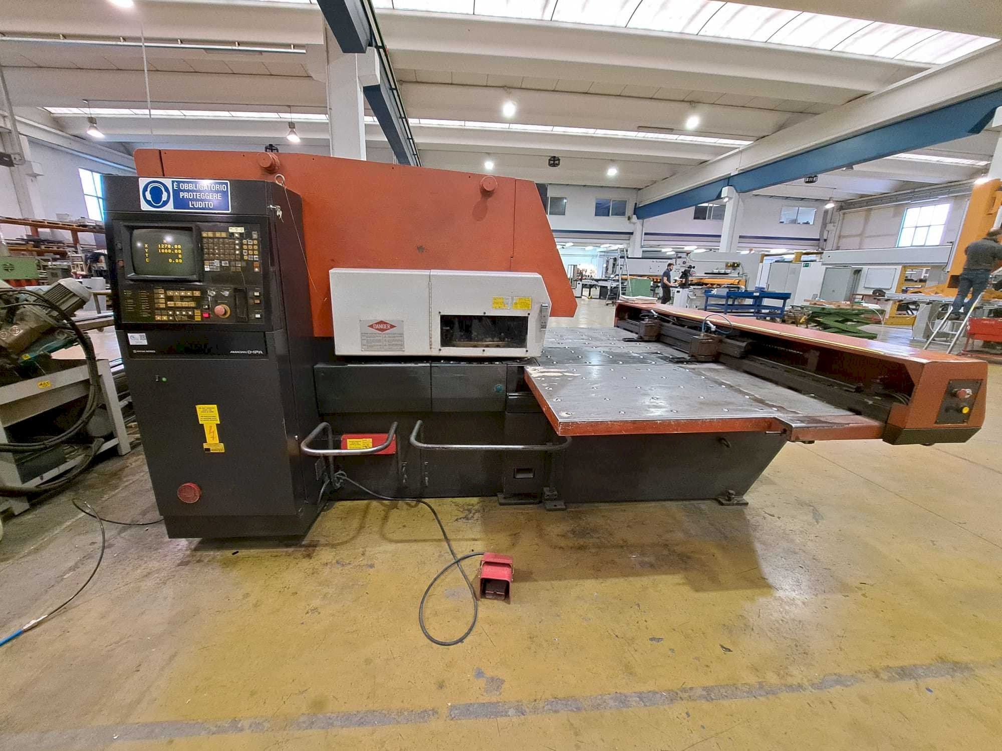 Makine AMADA ARIES 245 - Önden görünüm