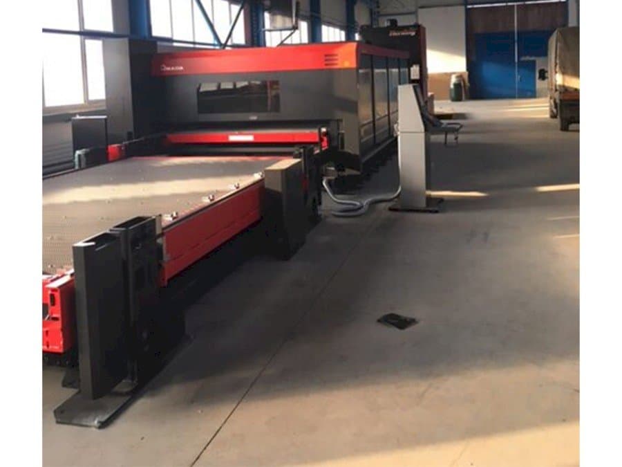 Makine  AMADA FO-4222 M2 NT - Önden görünüm