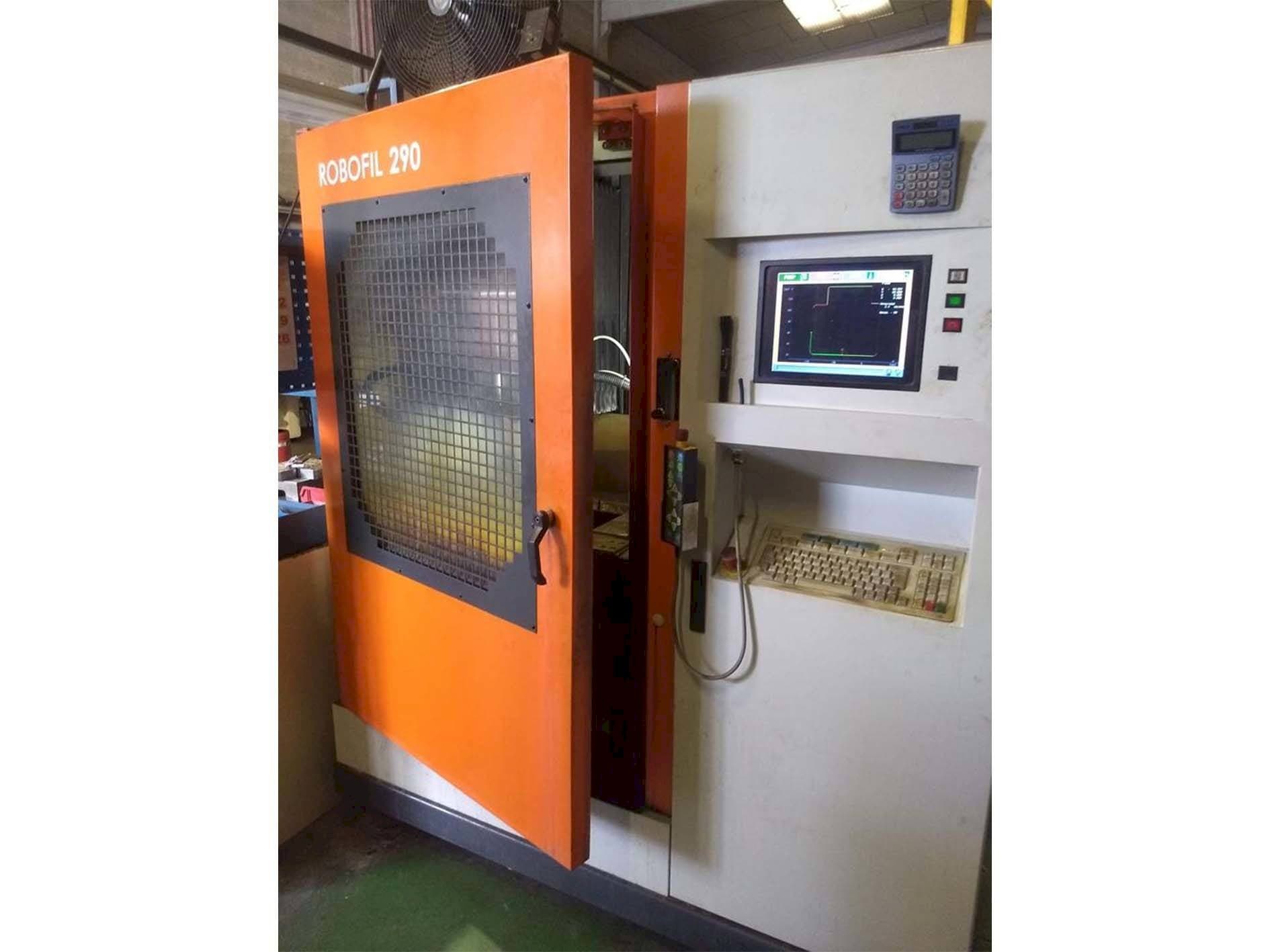 Makine CHARMILLES Robofil 290P - Önden görünüm