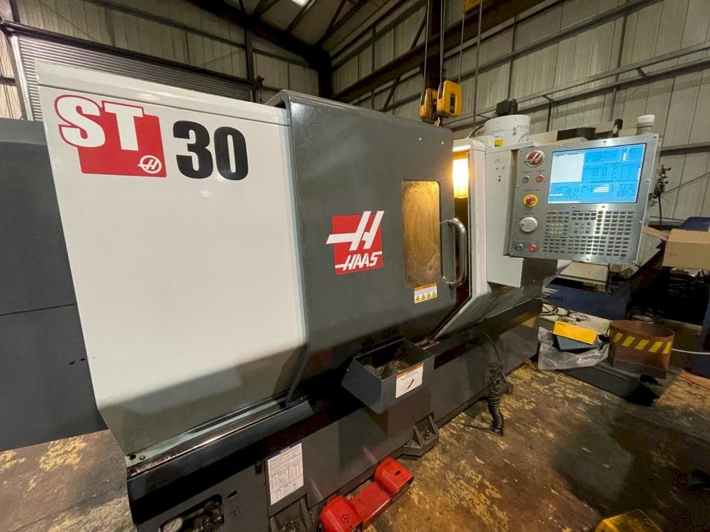Makine HAAS ST-30 - Önden görünüm