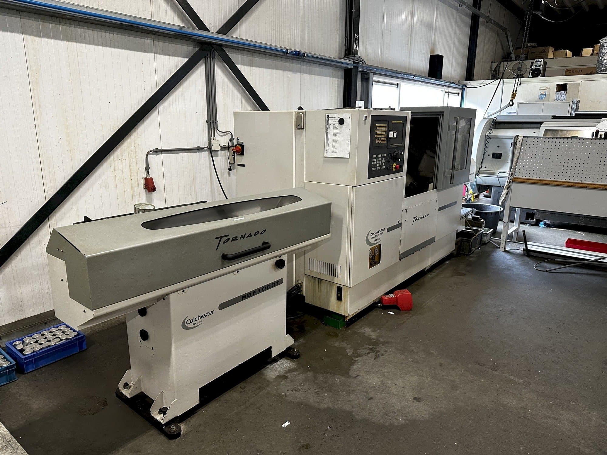 Makine Colchester Tornado T2 - Önden görünüm