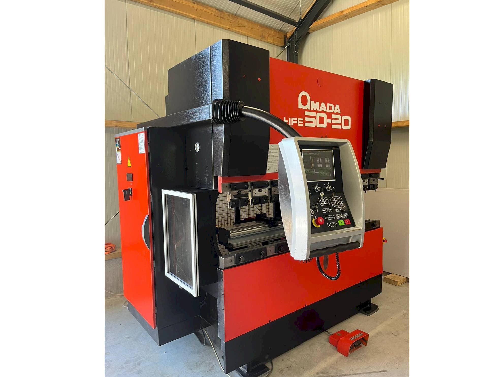 Makine  AMADA HFE 50 20 - Önden görünüm