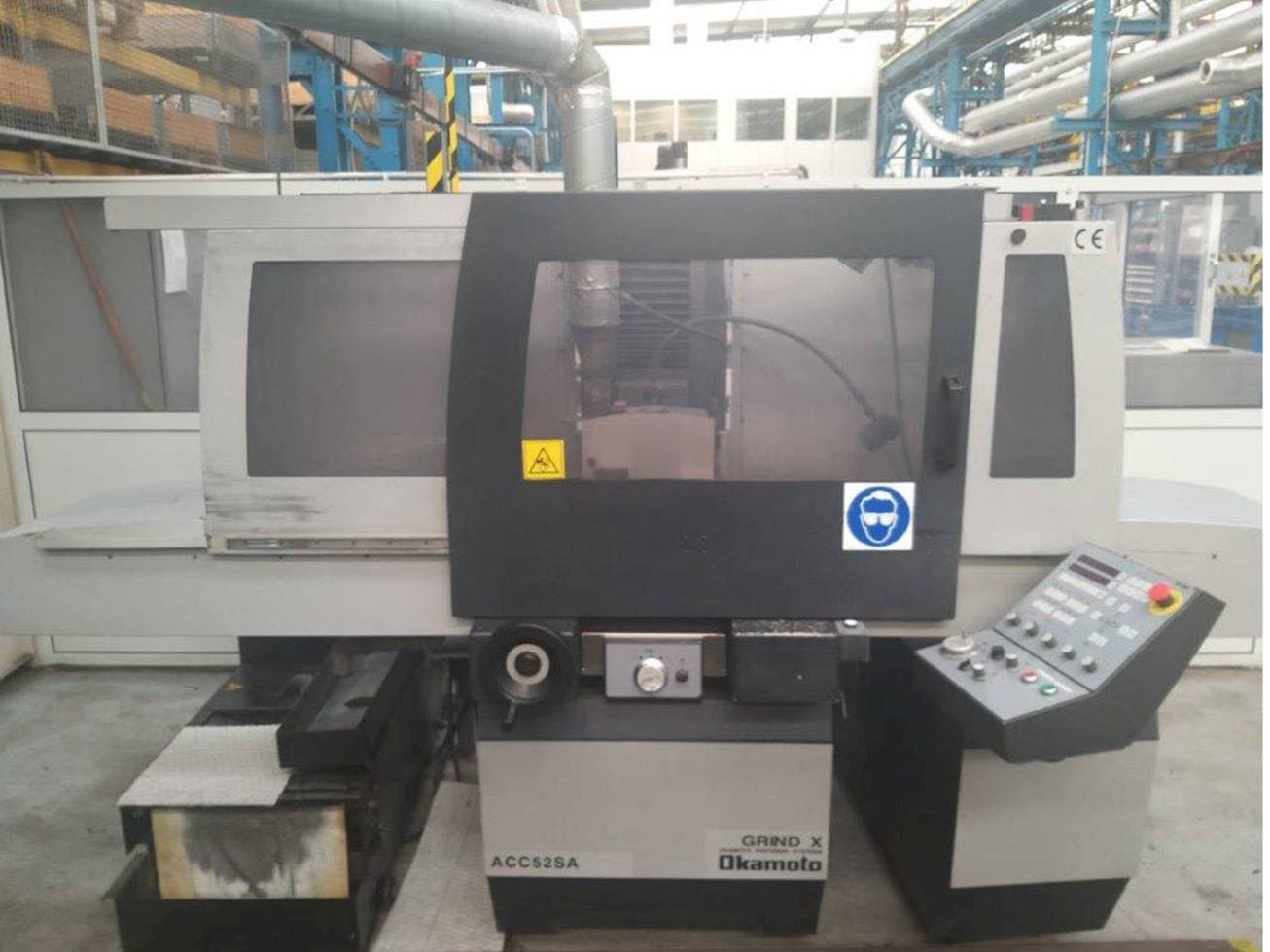 Makine OKAMOTO ACC 52SA - Önden görünüm