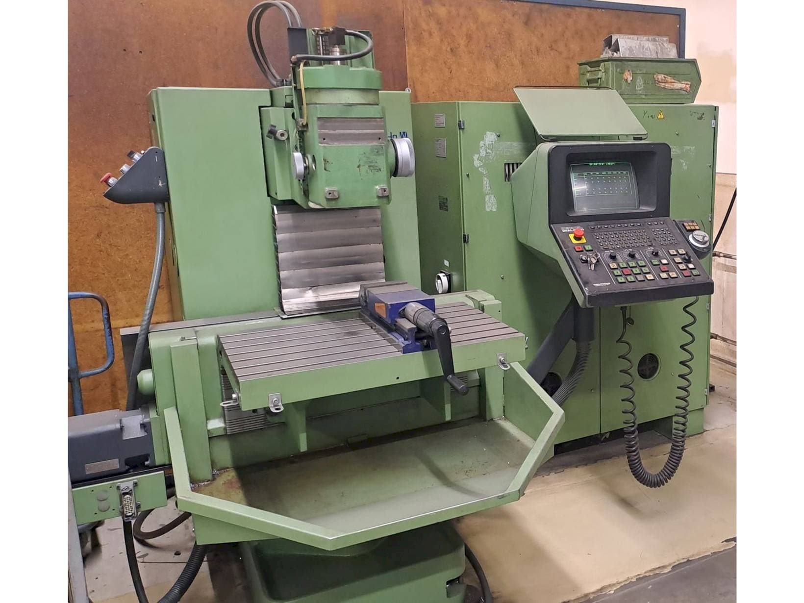 Makine DECKEL FP3NC - Önden görünüm