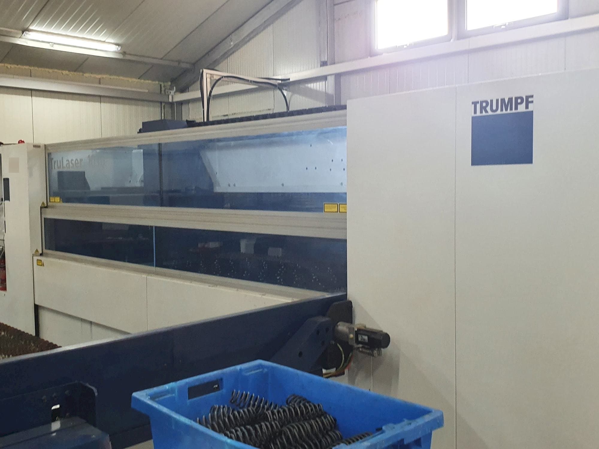 Makine Trumpf TruLaser 1030 - Önden görünüm