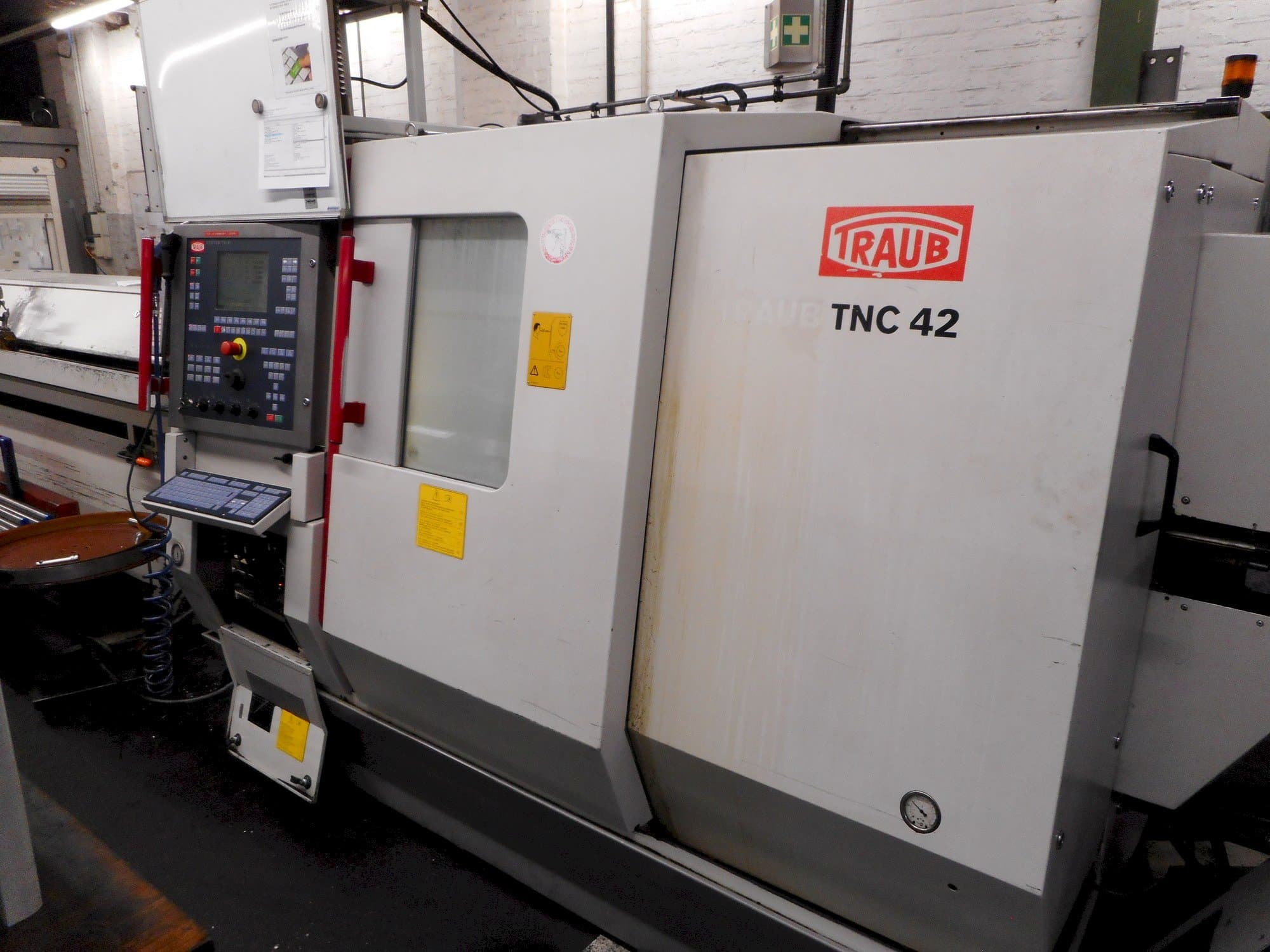 Makine TRAUB TNC42/65 - Önden görünüm