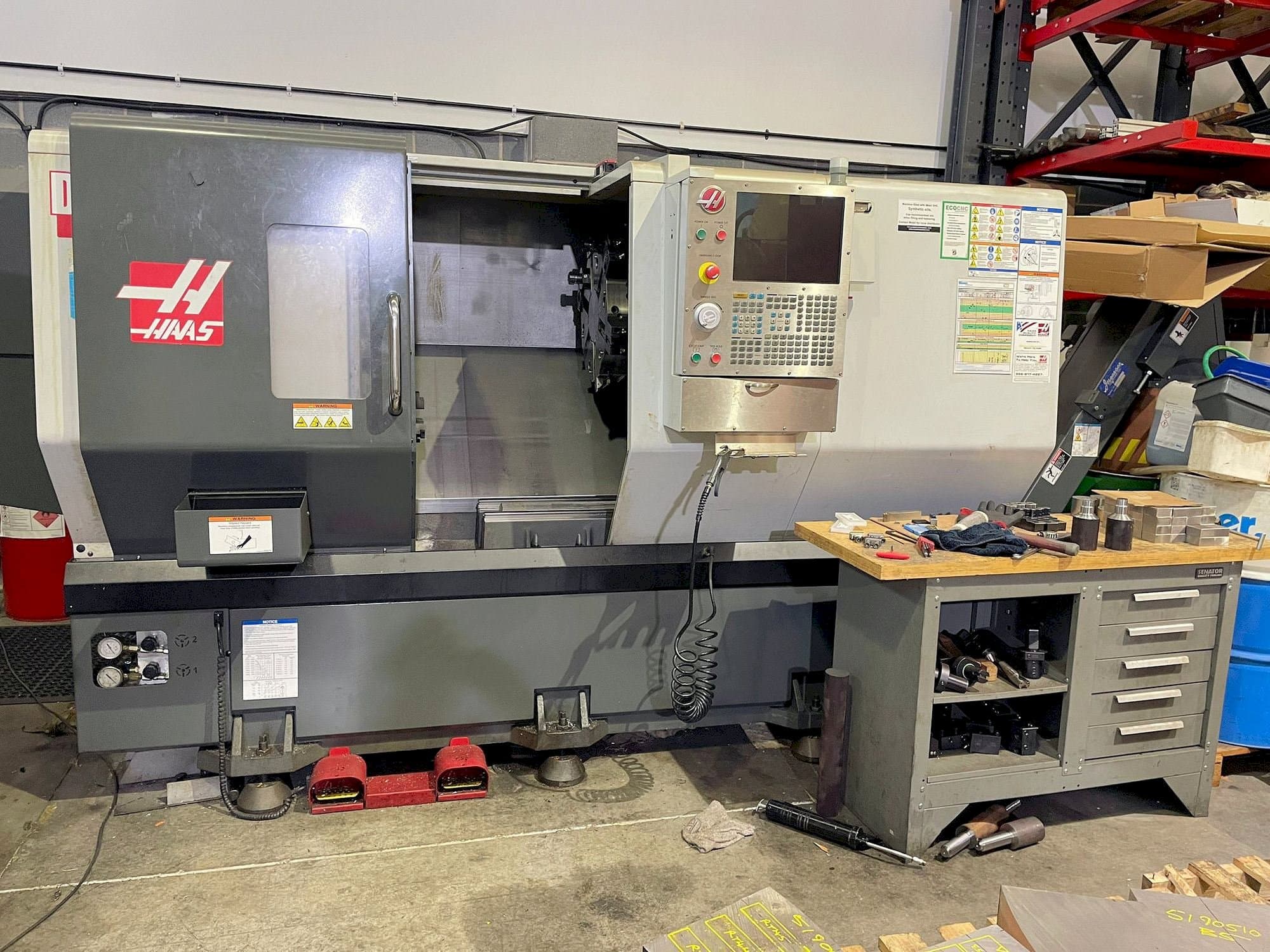Makine HAAS DS-30 - Önden görünüm