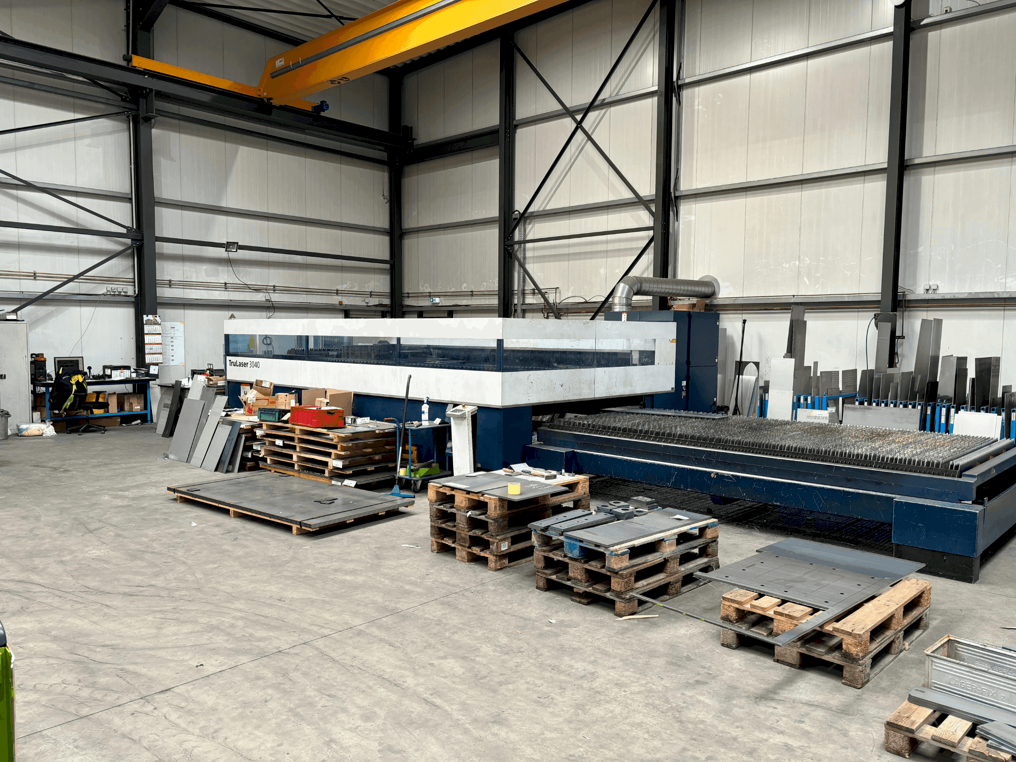 Makine TRUMPF TruLaser 3040 - Önden görünüm