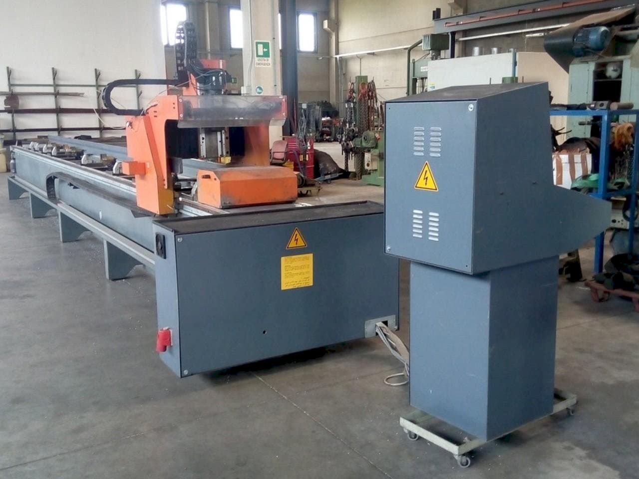 Makine Tekna UT 426/3 - Önden görünüm