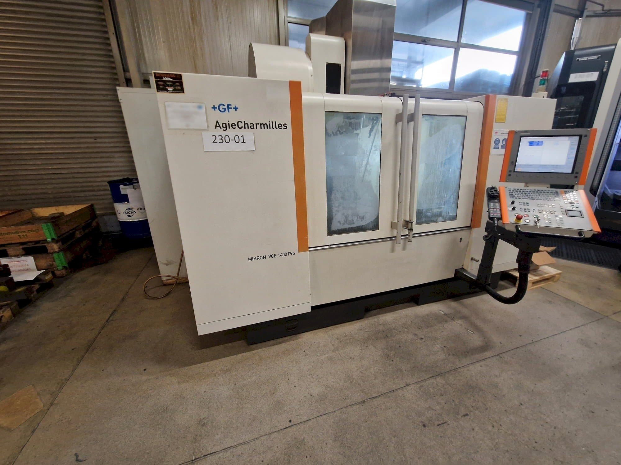 Makine AgieCharmilles MIKRON VCE 1400 PRO - Sol taraftaki görüntü