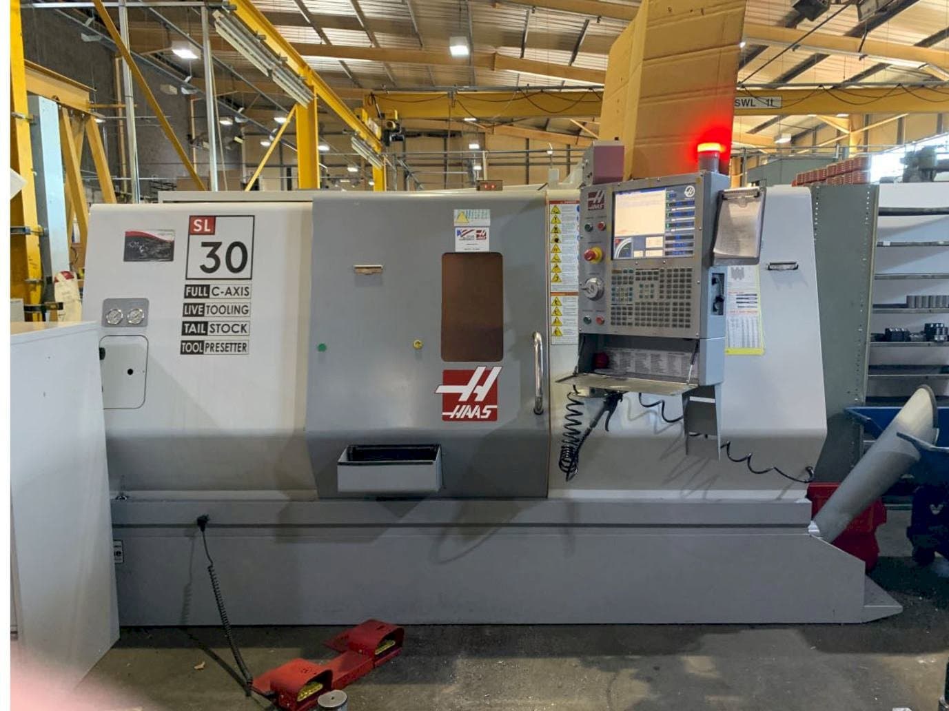 Makine  HAAS SL30 TCE - Önden görünüm