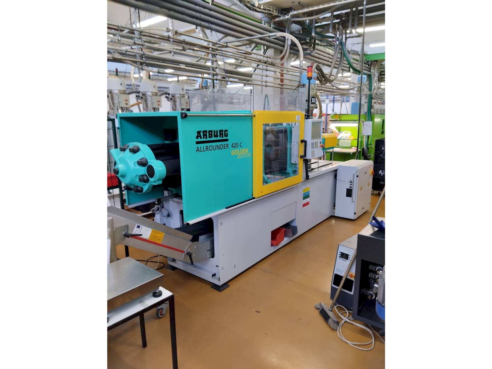 Makine Arburg Allrounder 420 C 1000-290 - Önden görünüm