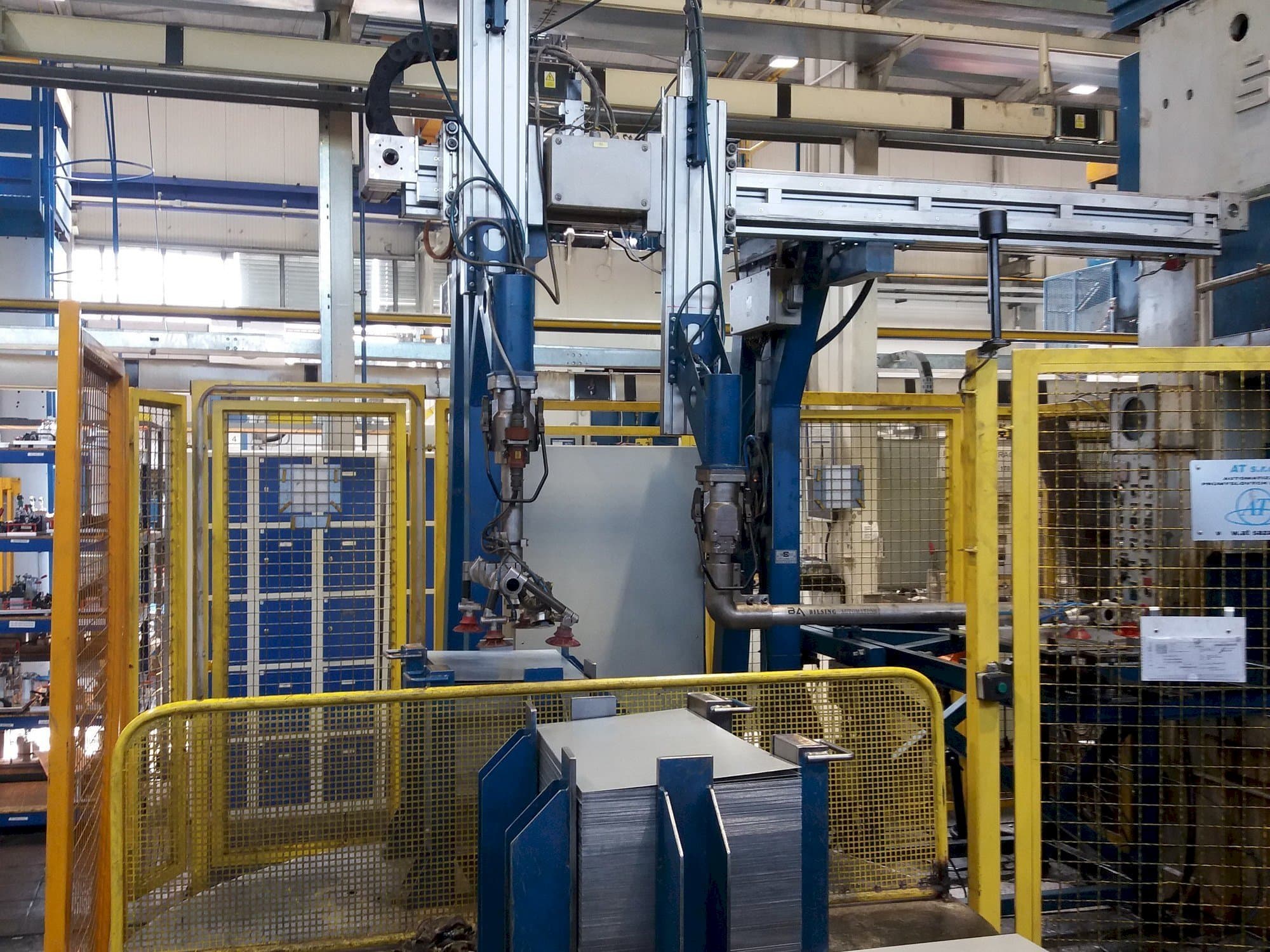 Makine SMERAL LKT 250 - Önden görünüm