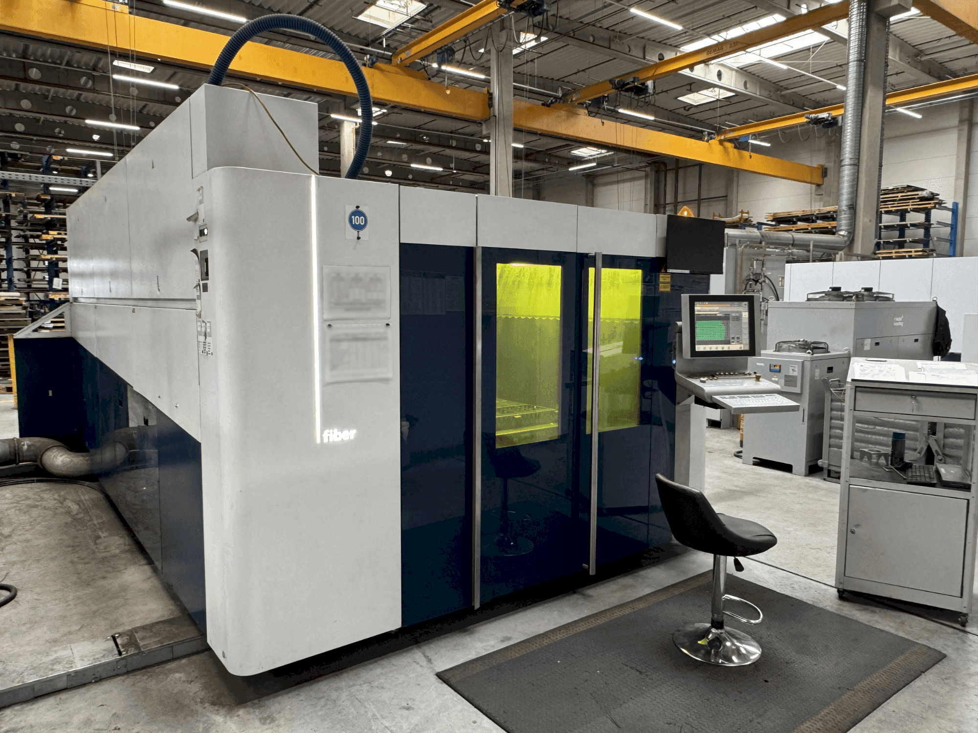 Makine  TRUMPF TruLaser 5030 Fiber - Önden görünüm