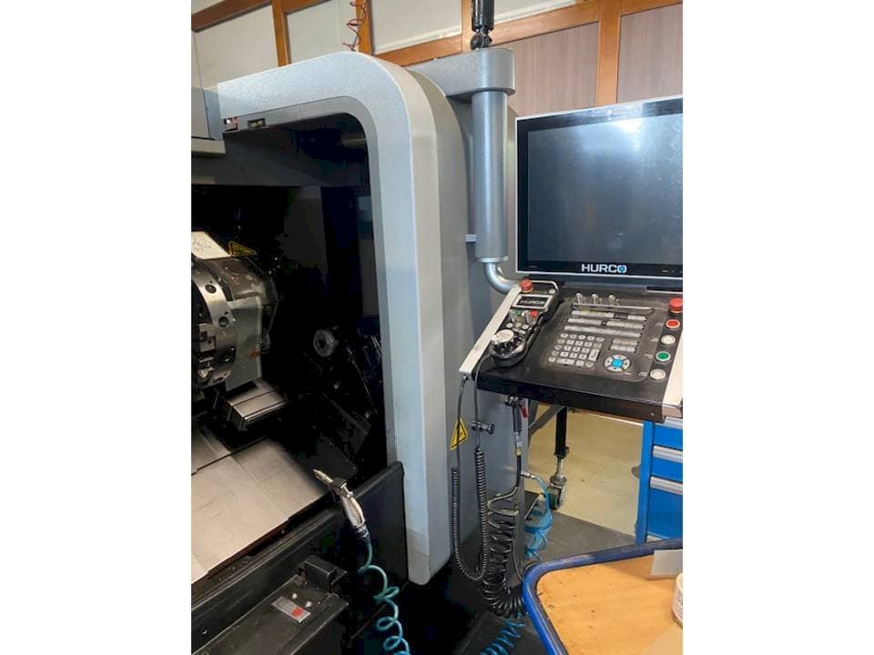 Makine Hurco TM8i - Önden görünüm