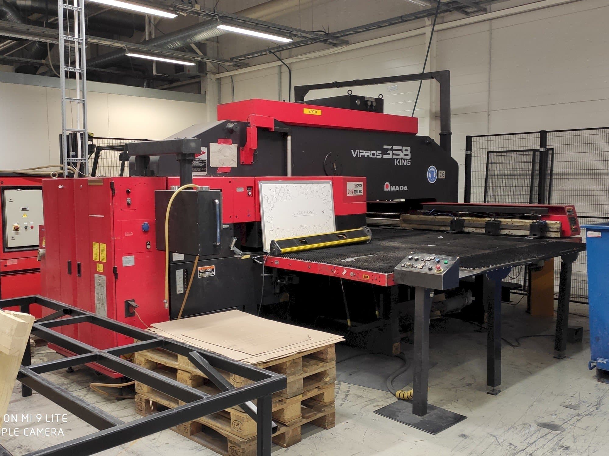 Makine AMADA Vipros 358 King FS18 PC EMC - Önden görünüm