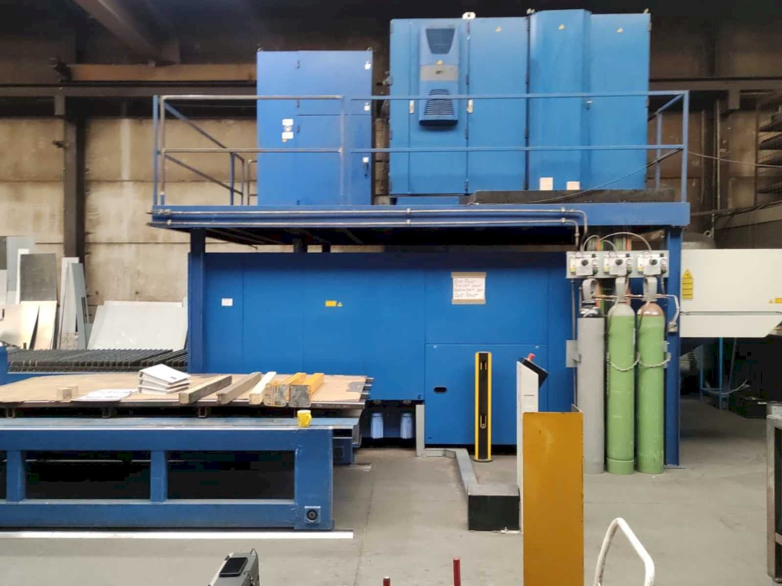Makine Trumpf Trulaser 3030 - Önden görünüm