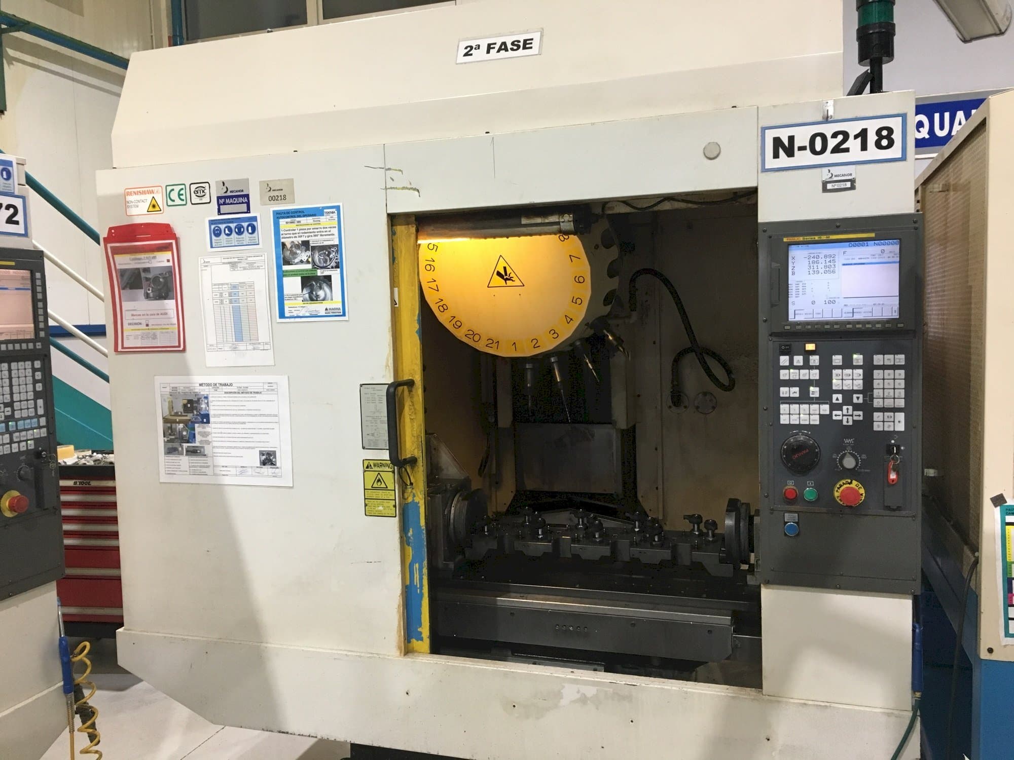 Makine FANUC Robodrill alfa-T-21iDL - Önden görünüm